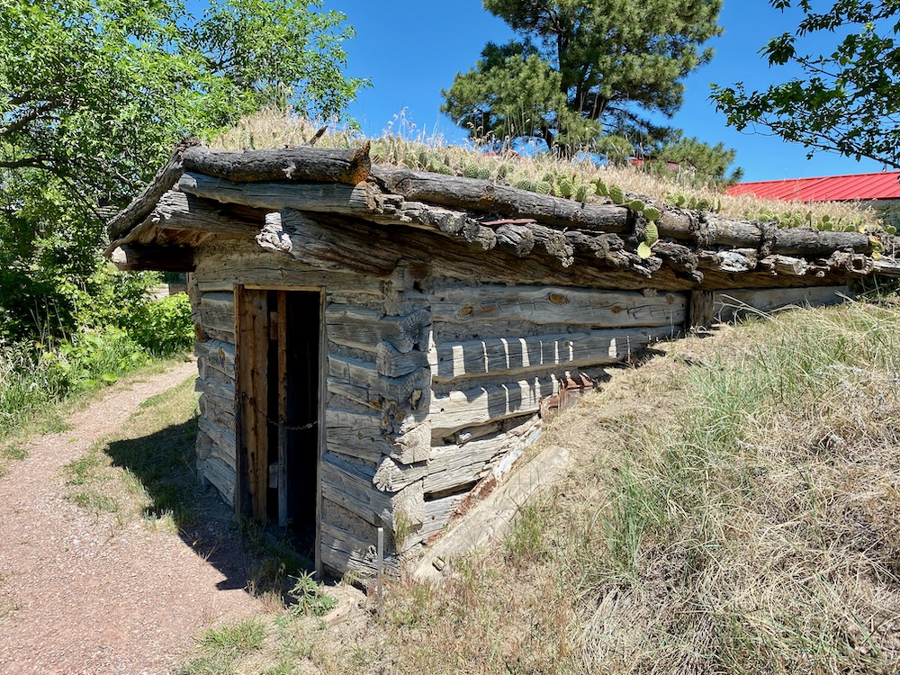 File:Bordeaux Trading Post Storage Bldg.jpeg