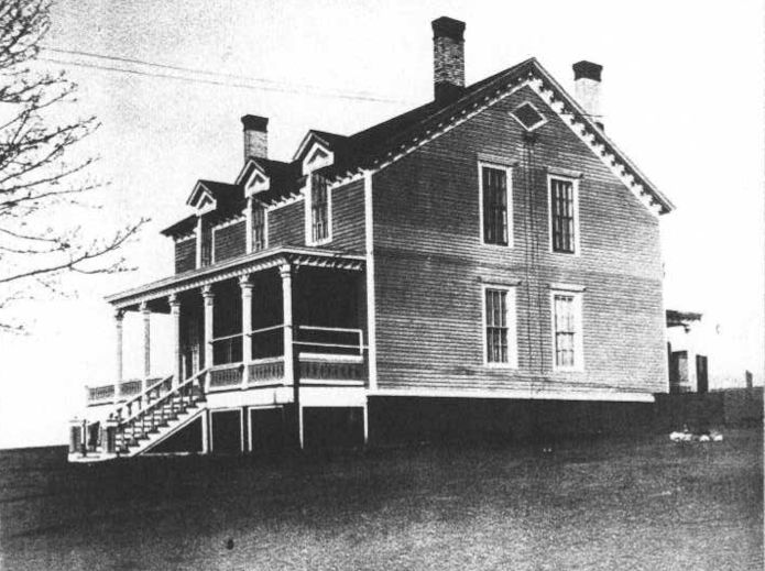 File:Fort Schuyler 1 1878 CO Qtrs.jpg