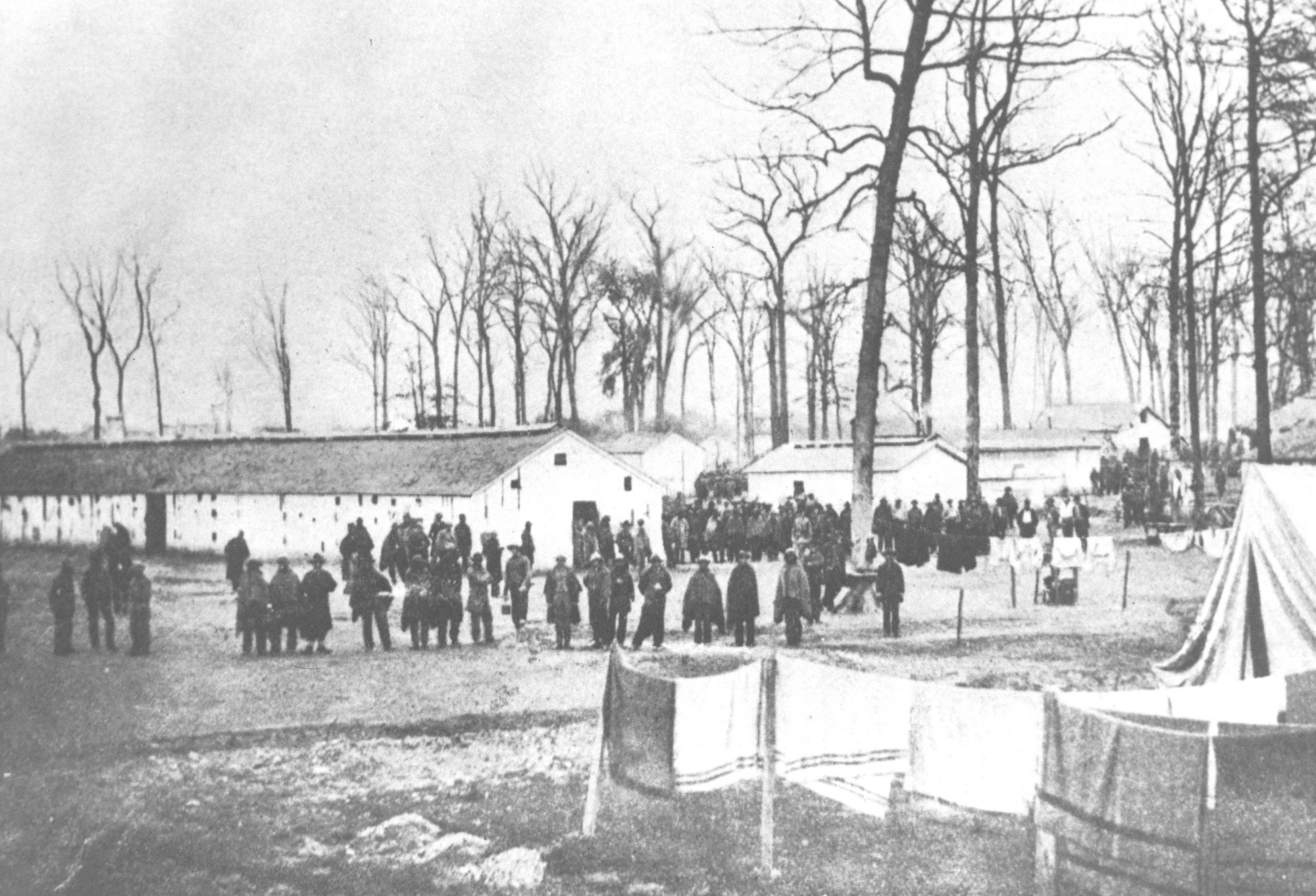 FilePrisoners at Camp Morton, c. 1863.jpg FortWiki Historic U.S. and Canadian Forts