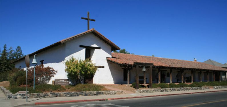 What services are provided by Mission San Francisco Solano?
