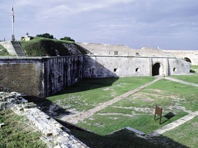 File:AdvancedRedoubt Interior NPS.jpg