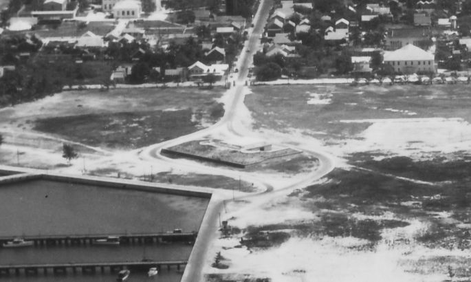 File:Battery De Kalb 1930s.jpg