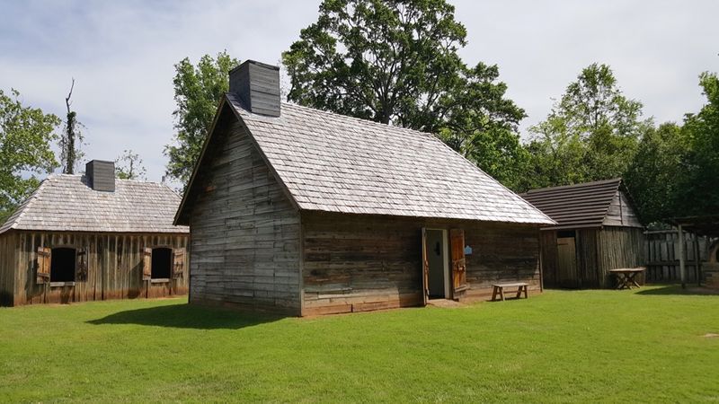 File:Fort St. Jean Baptiste Cmdrs House.jpg
