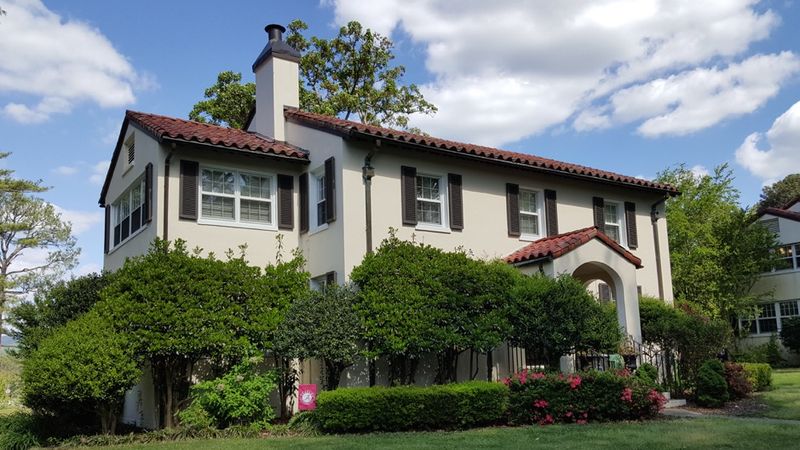 File:Ft McClellan Off Qtrs.jpg