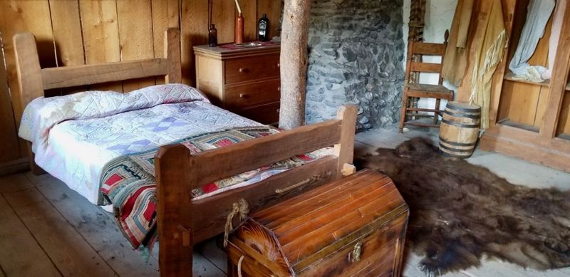 File:Ft Hall Factors Bedroom.jpg