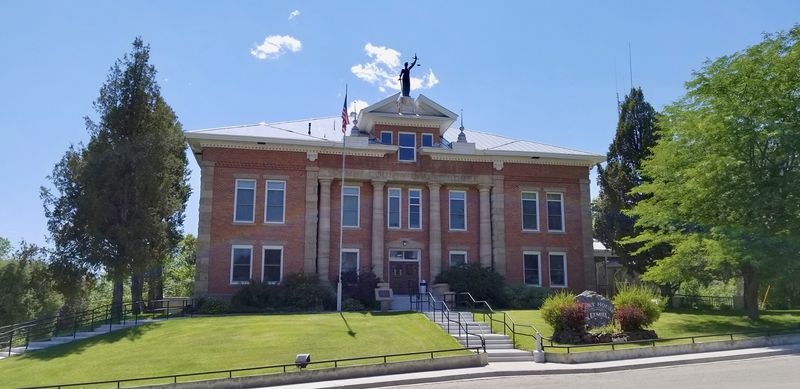 File:Lemhi County Courthouse 1.jpg