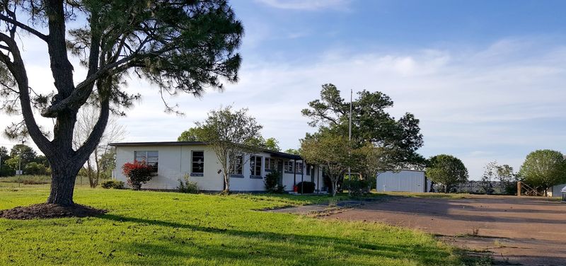 File:Lake Charles AFS HQ Bldg.jpg