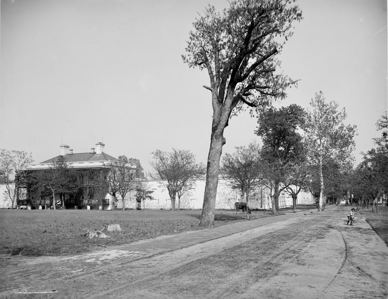 File:Old barracks Augusta Arsenal.jpg
