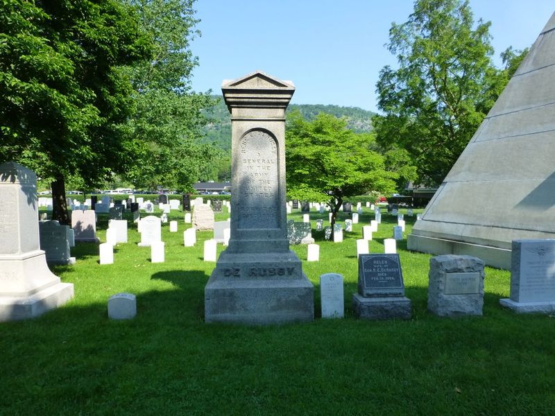 File:WP Cemetery De Russy - 3.jpg