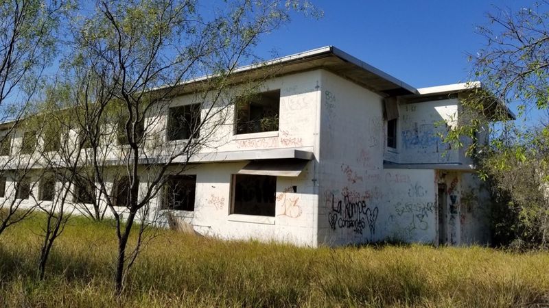 File:Eagle Pass Barracks.jpg