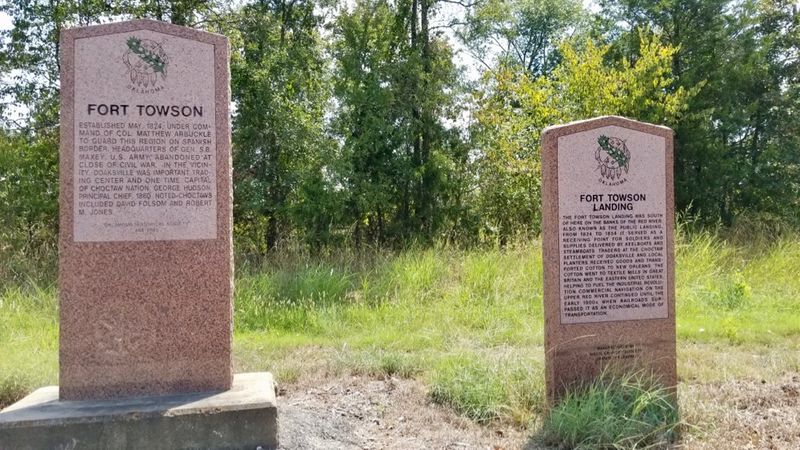 File:Fort Towson Markers.jpg