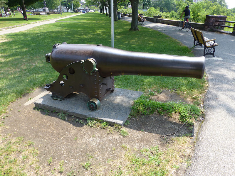 File:Battery Park Display Cannon.jpeg