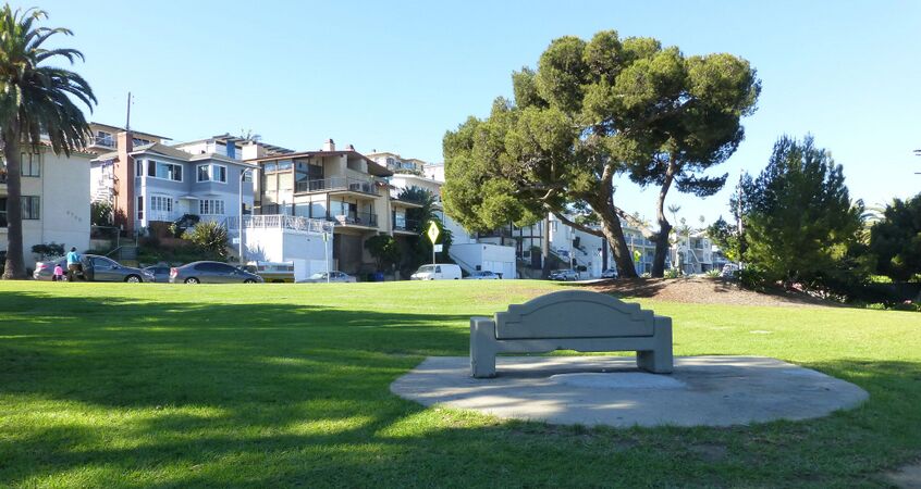 Battery JAAN 1 - Cabrillo Beach, Concrete Emplacement with a Concrete Park Bench on it