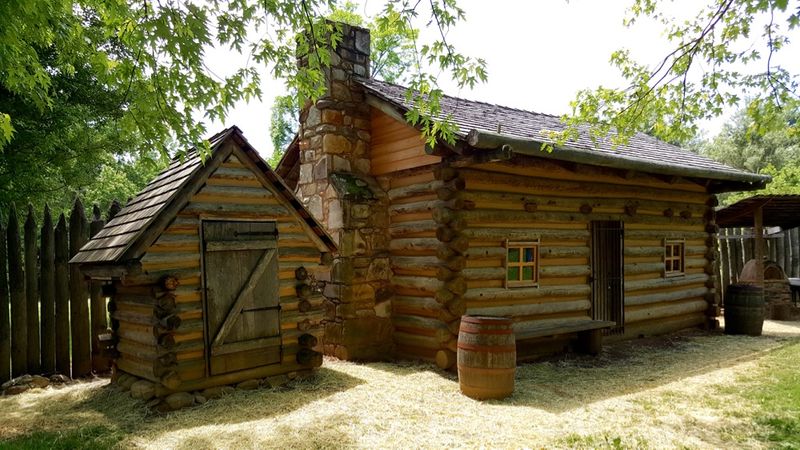 File:Fort Watauga Cabin.jpg