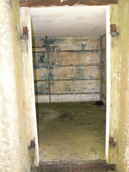File:Battery O'Flying Store Room - Entrance.JPG