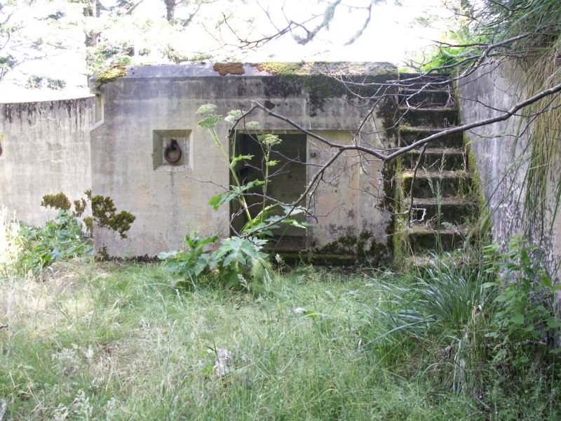 File:Battery O'Flying Gun Emplacement One - Alcove.JPG