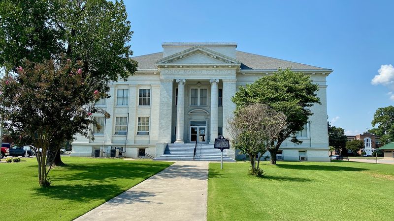 File:New Madrid County Courthouse.jpeg