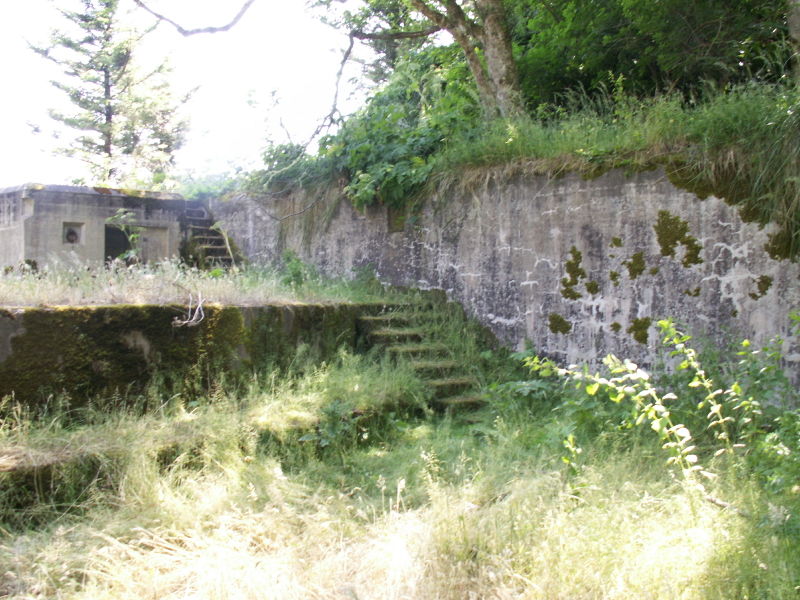 File:Battery O'Flying Gun Emplacement One - Right.JPG