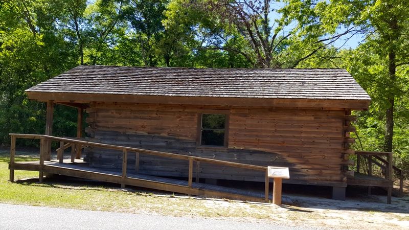 File:Ft Mitchell Indian Trading Post.jpg