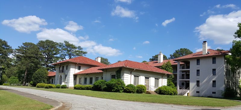 File:Ft McClellan HQ Road.jpg